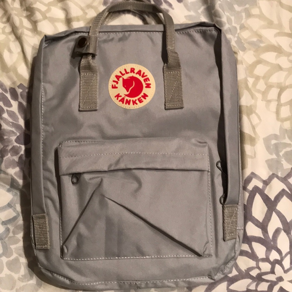 FJALL Raven backpack laptop 15” light gray NWT